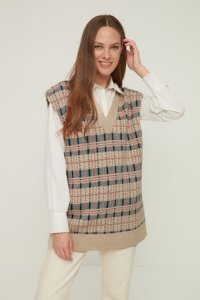 TRENDYOL MODEST Taş V Yaka Triko Süveter TCTAW22UV0050